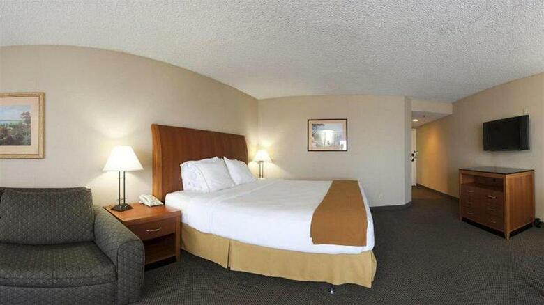 Holiday Inn Express Hotel & Suites Ventura Harbor