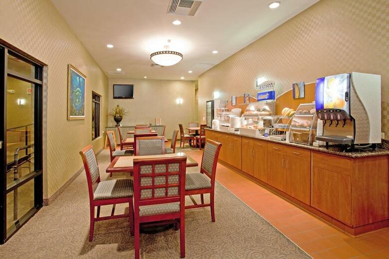 Holiday Inn Express Hotel & Suites Ventura Harbor