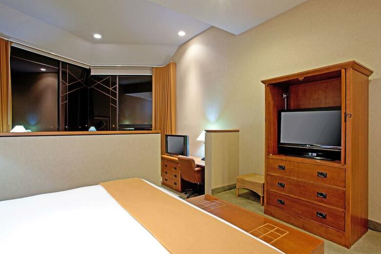 Holiday Inn Express Hotel & Suites Ventura Harbor