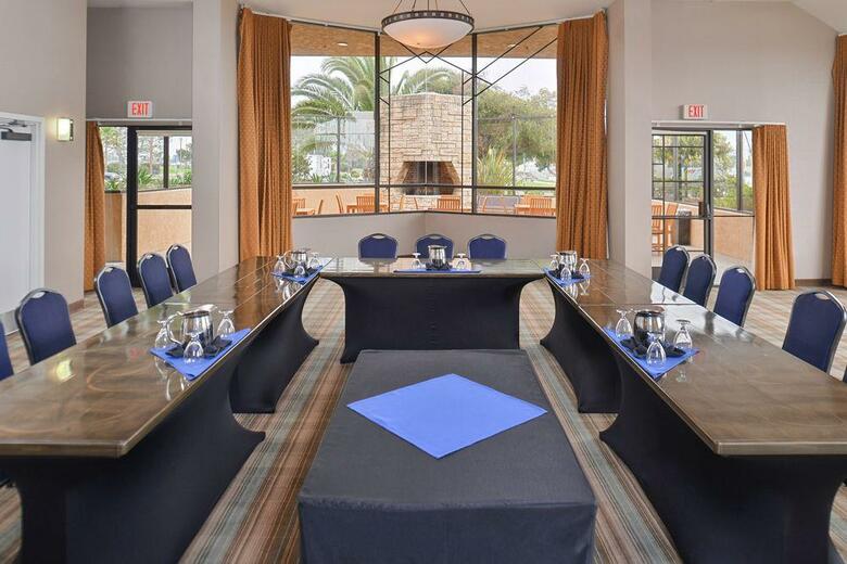 Holiday Inn Express Hotel & Suites Ventura Harbor