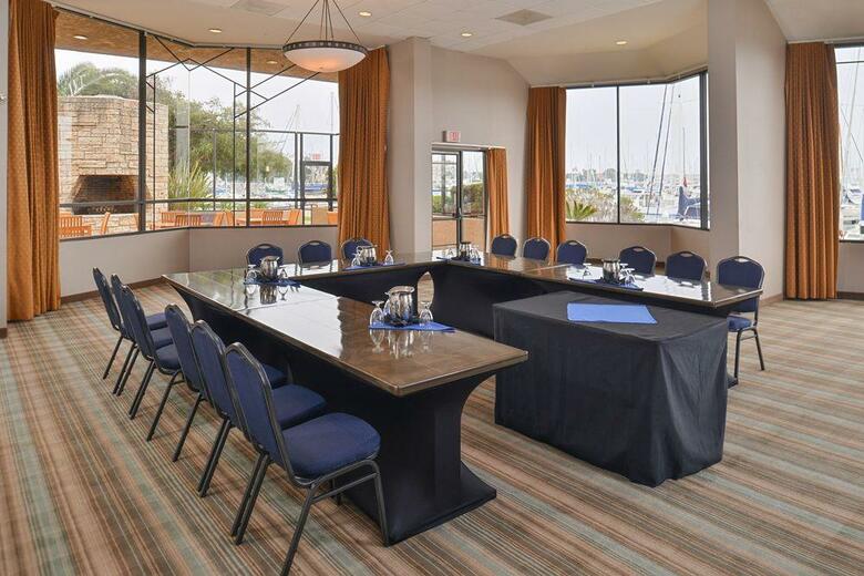Holiday Inn Express Hotel & Suites Ventura Harbor