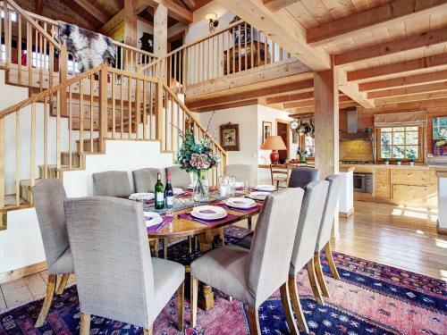 Chalet Palmer - Ovo Network