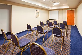 Holiday Inn Express Hotel  Suites Cherokee/ca