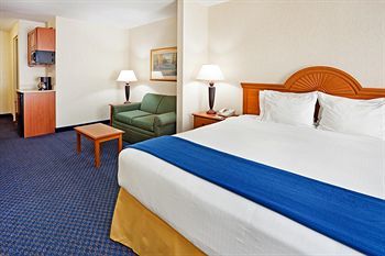 Holiday Inn Express Hotel  Suites Cherokee/ca