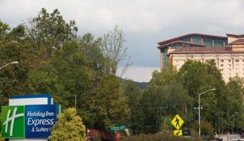 Holiday Inn Express Hotel  Suites Cherokee/ca
