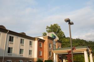 Holiday Inn Express Hotel  Suites Cherokee/ca