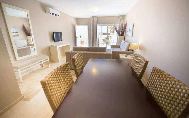 Apartamentos Los Olivos Beach Resort