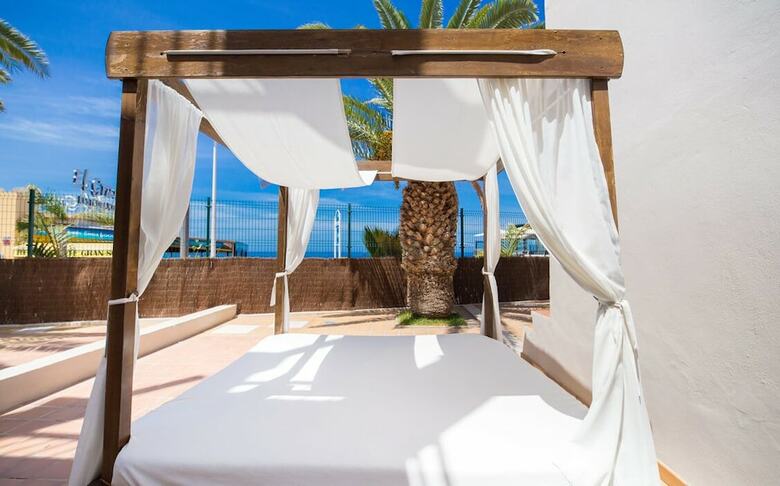 Apartamentos Los Olivos Beach Resort