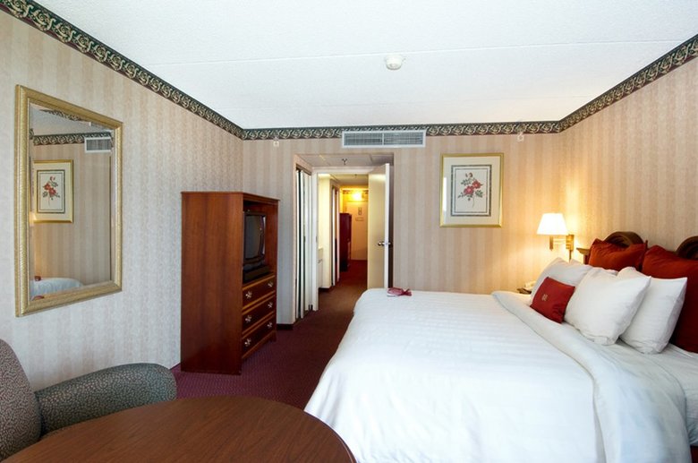 Hotel Crowne Plaza Resort Lake Placi