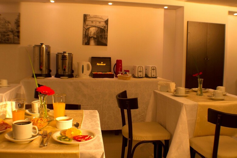Ker Urquiza Hotel
