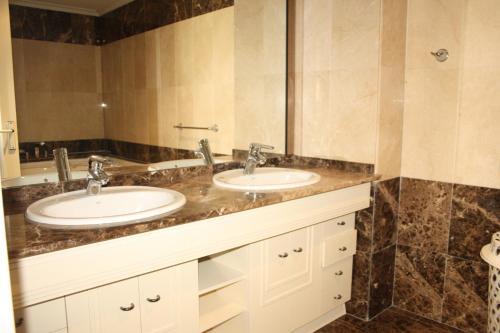Sunny Apartment In Residential Point Complex