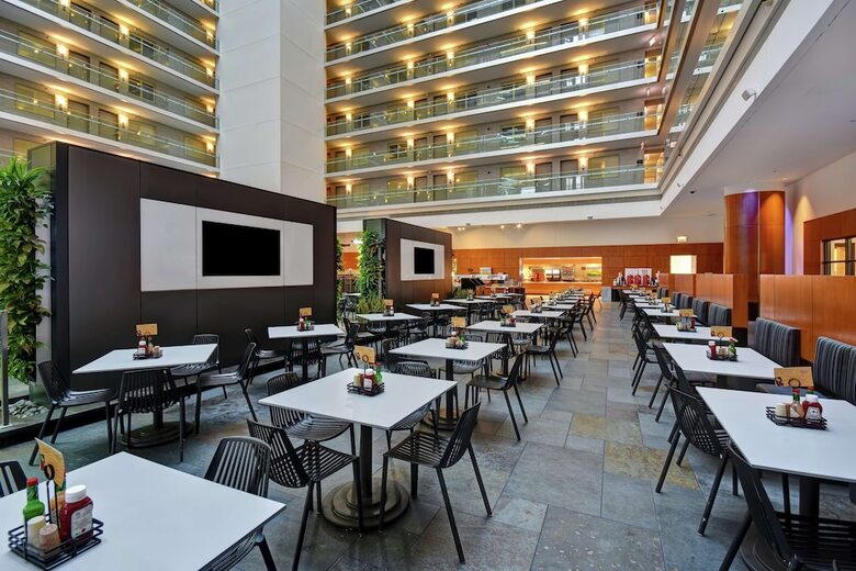 Hotel Embassy Suites By Hilton Chicago Downtown Magnificent Mile