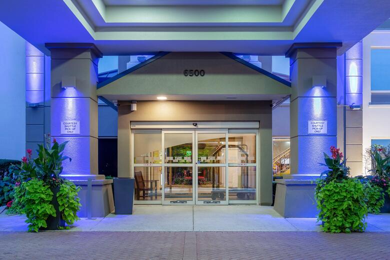 Holiday Inn Express Hotel & Su