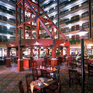 Hotel Embassy Sutes Denver International Airport