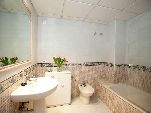 Apartment Coral Beach 02