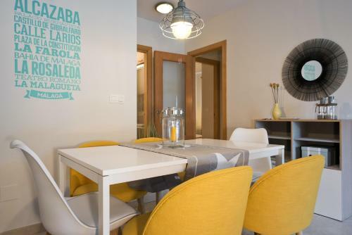 Urbanchic Los Pacos Apartment