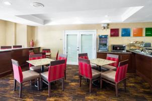Hotel Comfort Suites Las Colinas Center