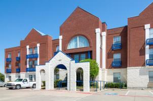 Hotel Comfort Suites Las Colinas Center