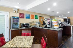 Hotel Comfort Suites Las Colinas Center