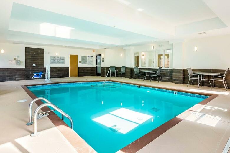 Hotel Comfort Suites Four Seasons