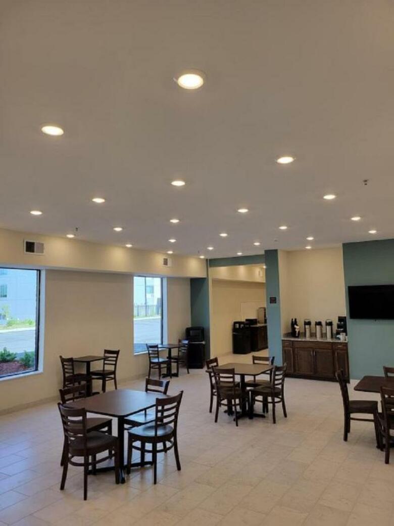 Hotel Comfort Suites Four Seasons