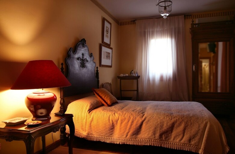 Hostal Almunia De San Miguel