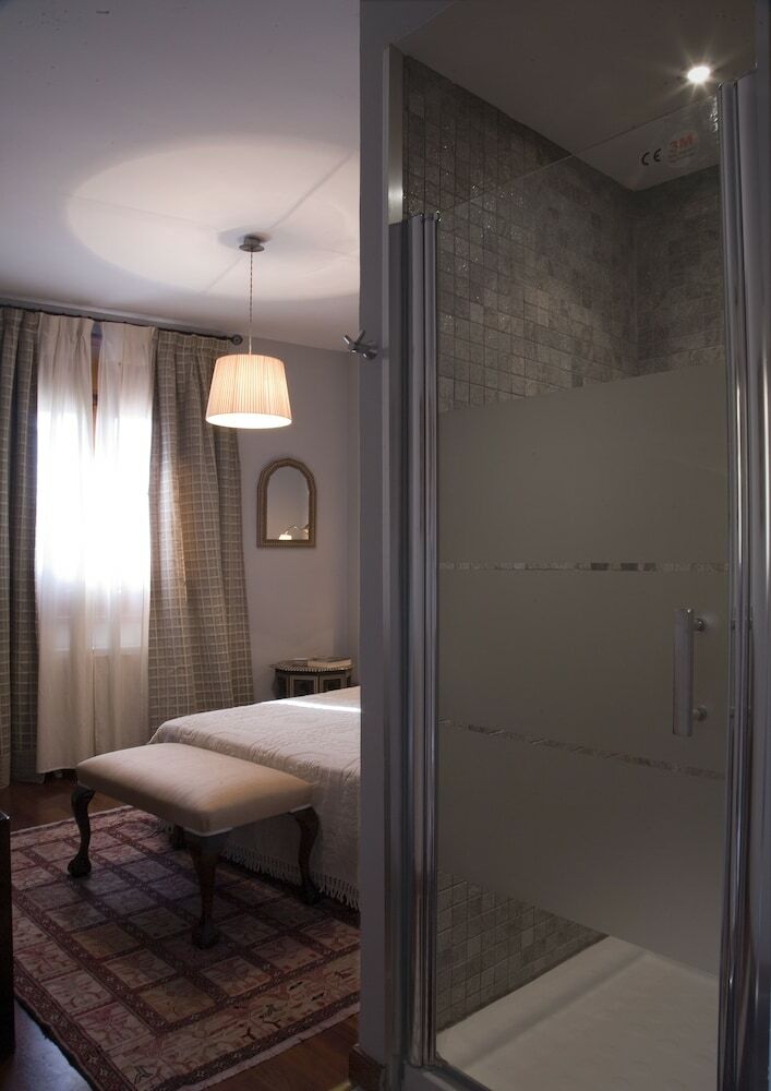 Hostal Almunia De San Miguel