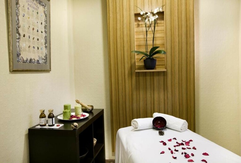 Hotel Monarque Cendrillon