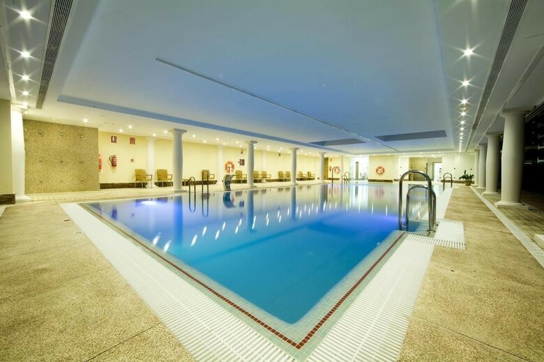 Hotel Monarque Cendrillon