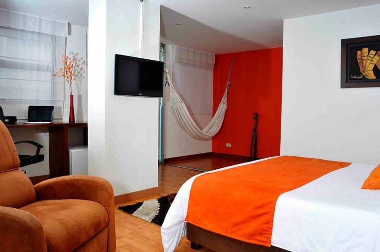 Hotel Suites 109