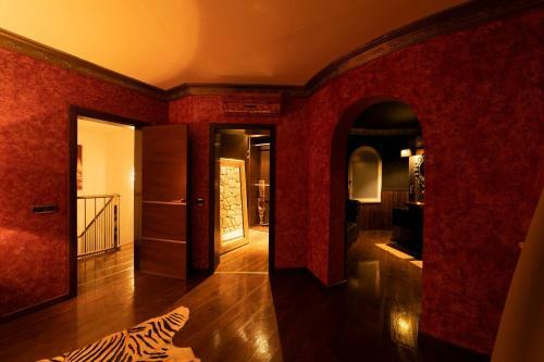 Ani Villa
