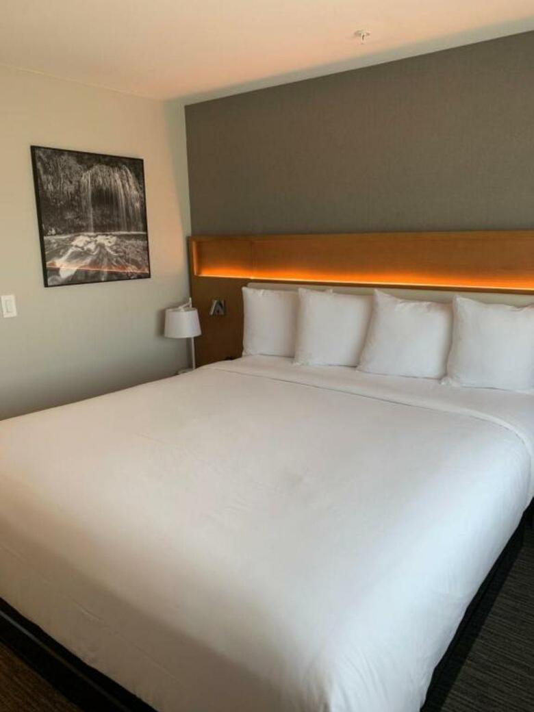Hotel Ramada Inn & Plaza