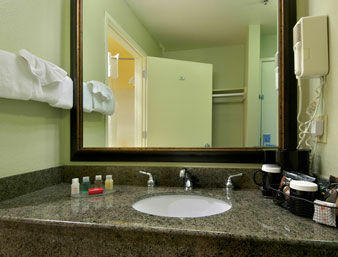 Hotel Ramada Inn & Plaza