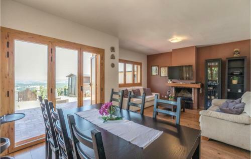 Three-bedroom Holiday Home In Macanet De La Selva