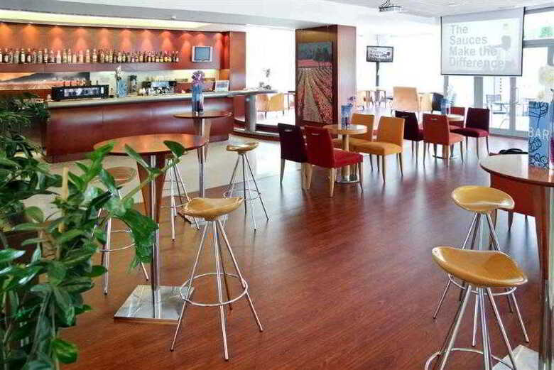 Hotel Novotel Barcelona Sant Joan Desp�