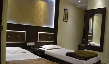 Residencia Hotel The Spot