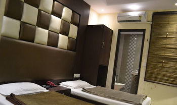 Residencia Hotel The Spot