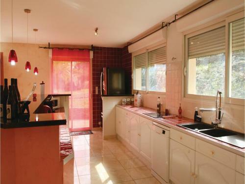 Three-bedroom Holiday Home In Aubenas
