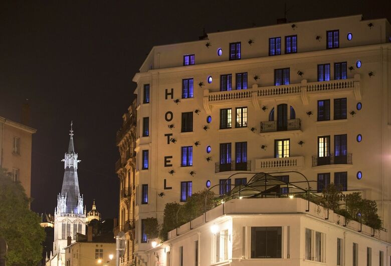 Hotel College