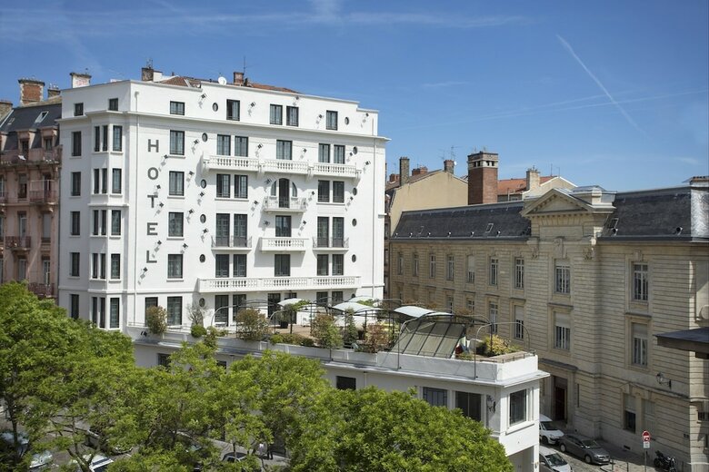 Hotel College