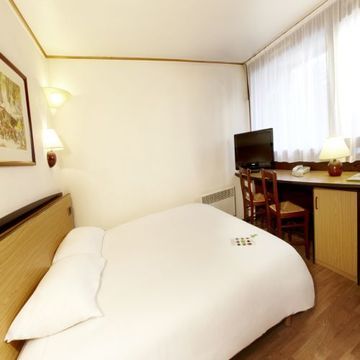 Hotel Campanile Ruan