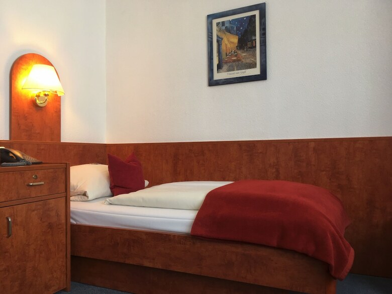 Hotel West