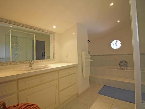 Holiday Home Lei Roucas