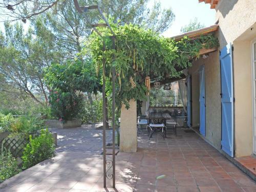 Holiday Home Maison Lei Roucas