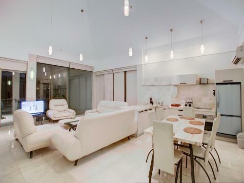 Hotel Furamaxclusive Ocean Beach