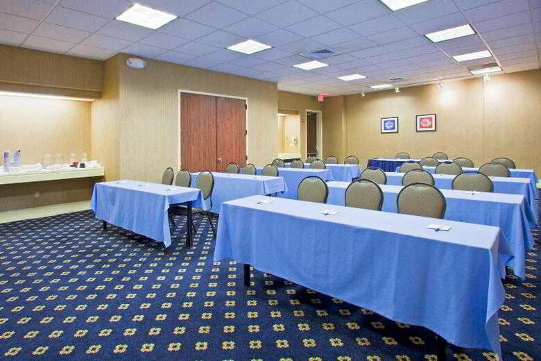 Holiday Inn Express Hotel And Suites