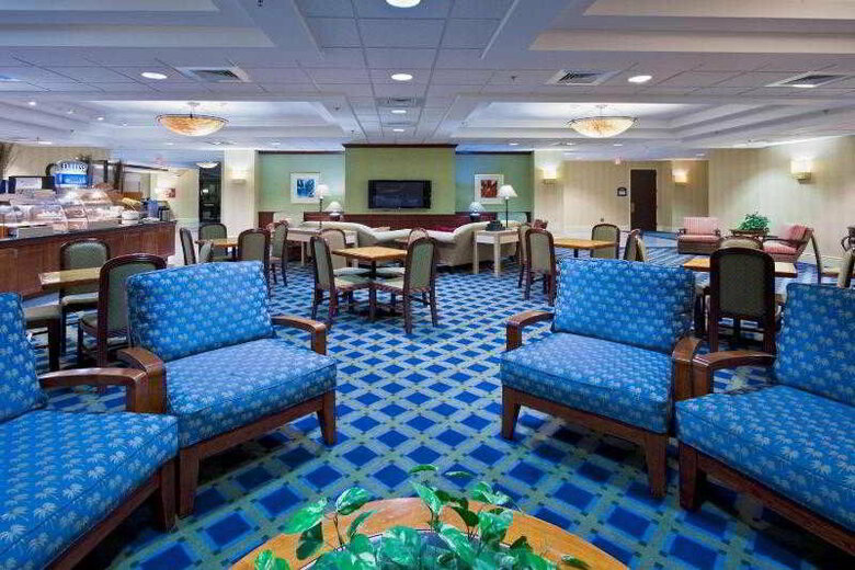 Holiday Inn Express Hotel And Suites