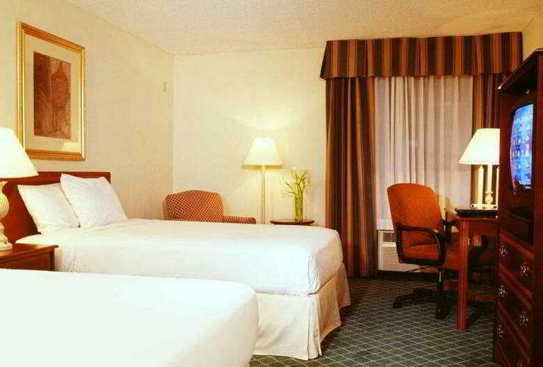 Holiday Inn Express Hotel And Suites