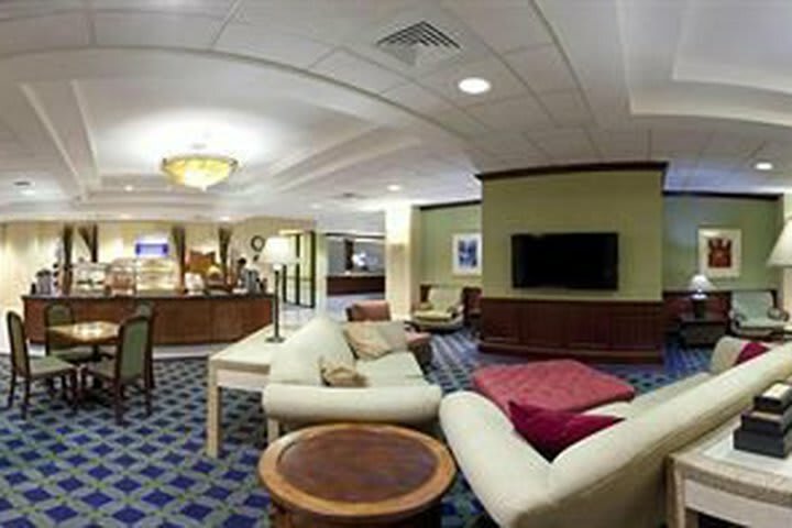 Holiday Inn Express Hotel And Suites