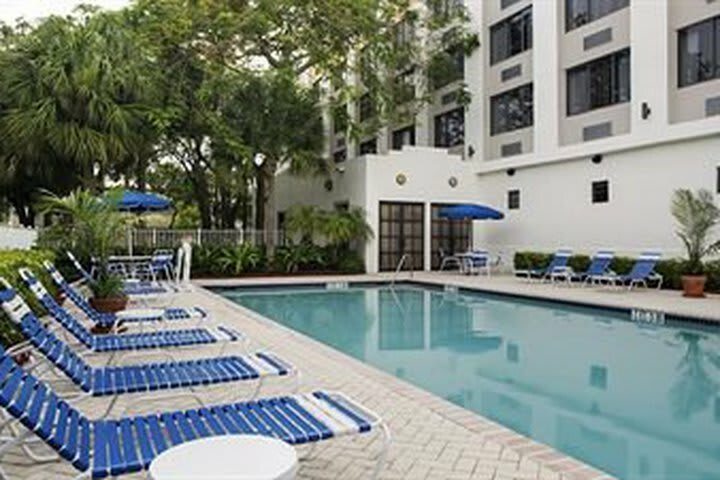 Holiday Inn Express Hotel And Suites